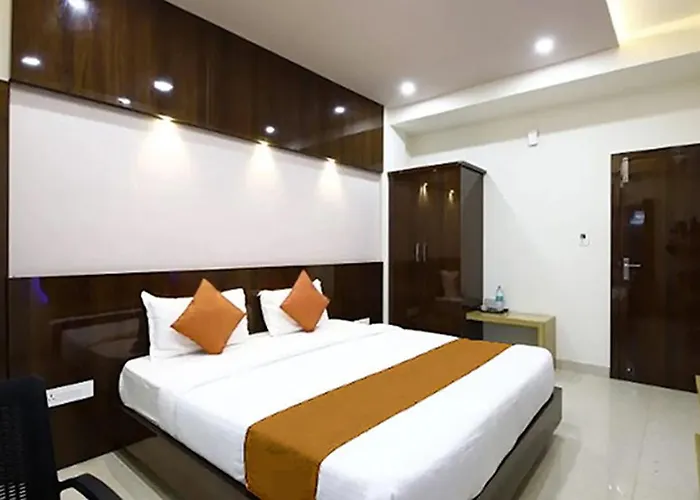 Fabhotel Royal Blue Meridian Inn