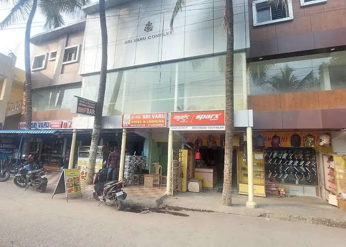 Spot On Sri Varu Hotel & Lodging