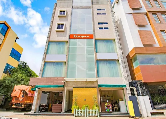 Fabexpress Kings Suites Hrbr Layout - Nr Manyata Tech Park