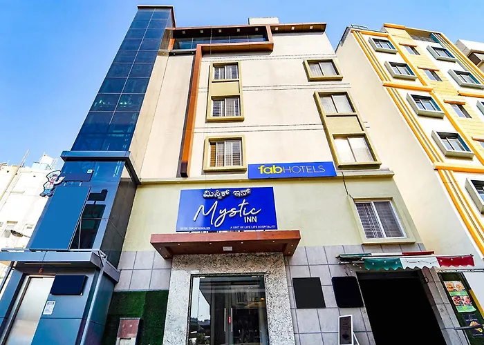 Fabhotel Ellegant Inn