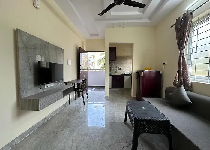 Cozy Room 1Bhk With Lift 503