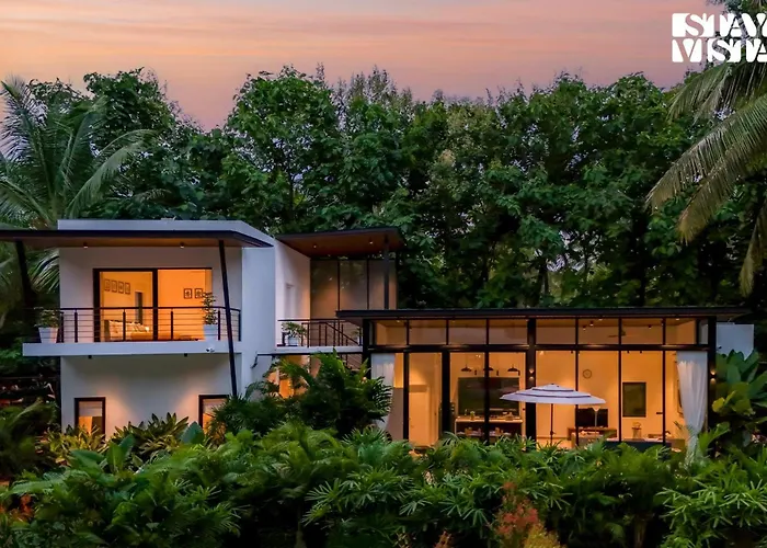 Stayvista At M Villa With Breakfast Included