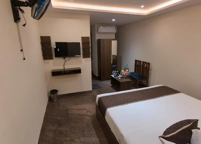 Hotel Olive Leave\'S