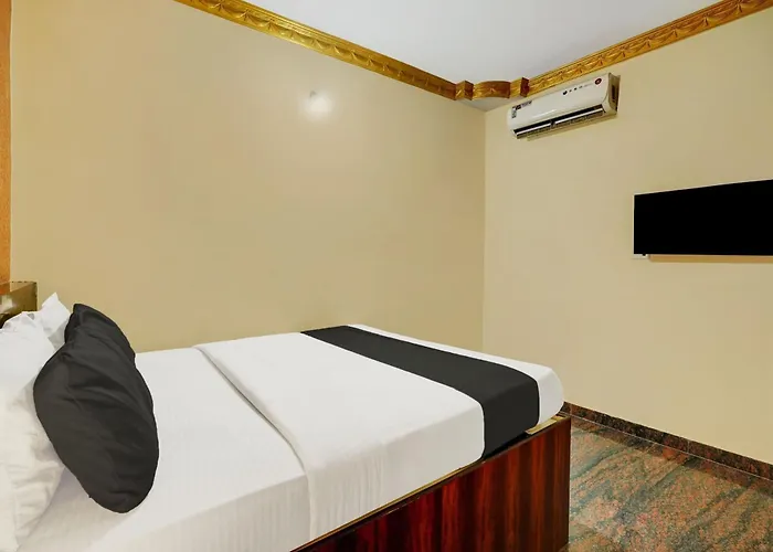 Hotel O Emara Executive Rooms