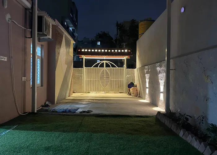 Service Apartment