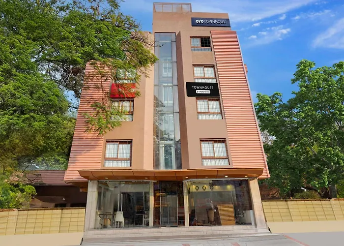 Super Townhouse Koramangala