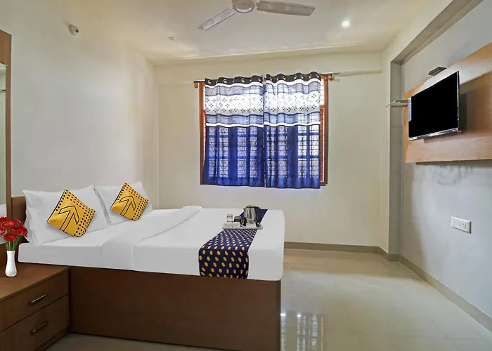 Spot On 70112 Sri Saptagiri Bording Lodging