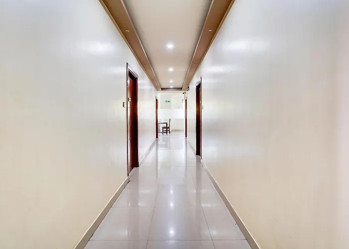 Super Townhouse Mg Road Near Commercial Street