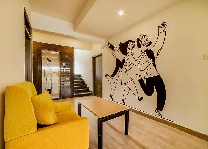Townhouse Sarvar Hospitality Near Ascendas Park Square Mall