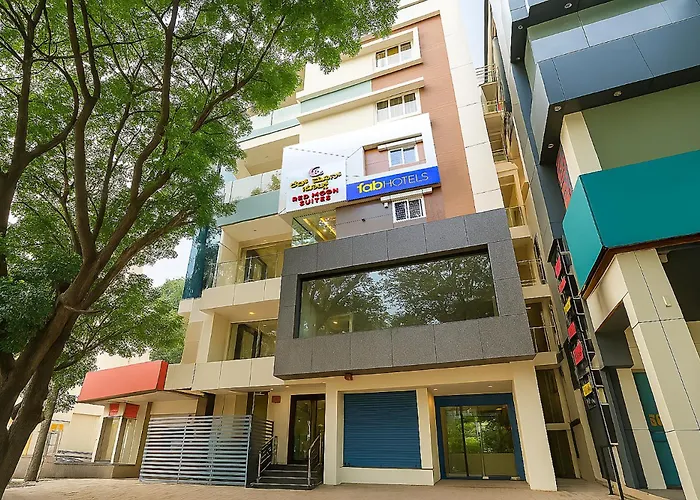 Fabhotel Redmoon Suites - Nr Brookfield