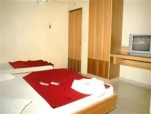 Ug Grand Hotel