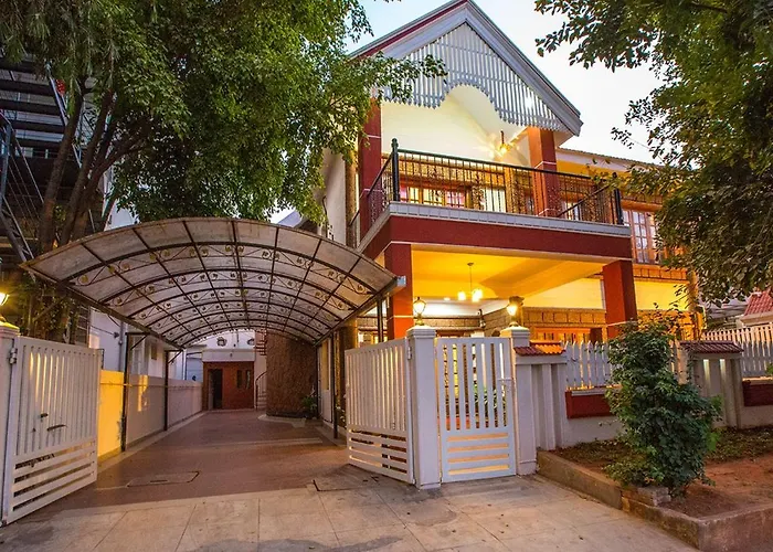 Redstone Villa And Suites