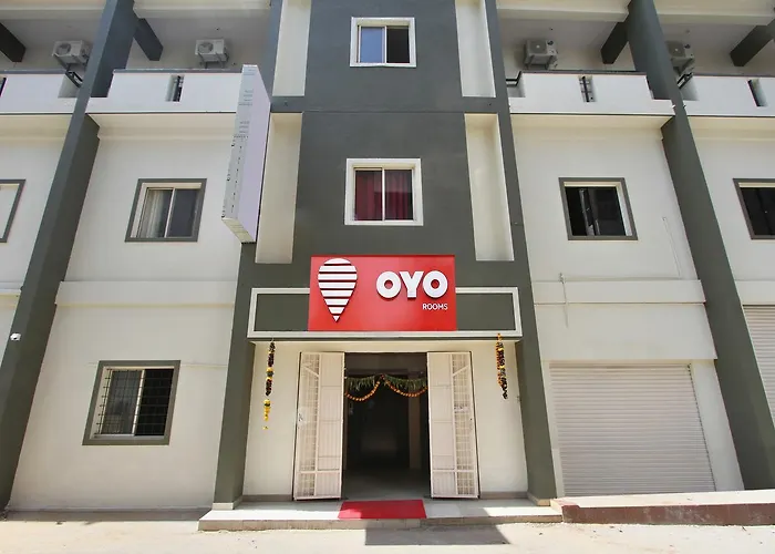 Oyo 9060 Sri Sai Guest Inn
