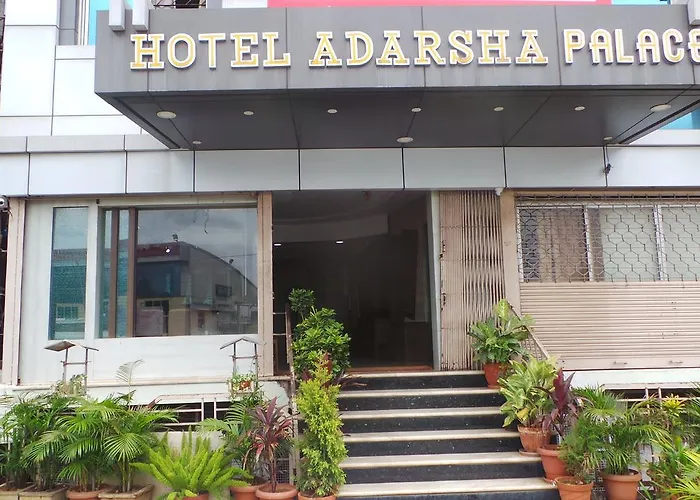 Hotel Adarsh Palace