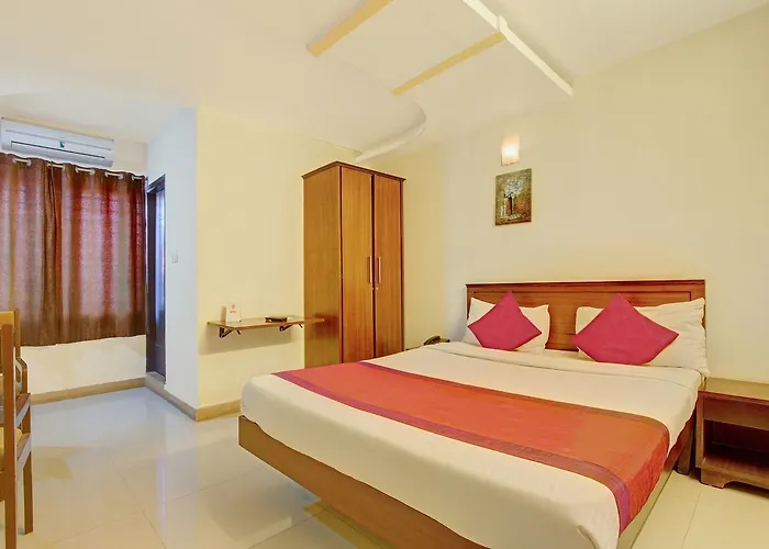 Oyo 8002 I Cloud Sri Sai Inn