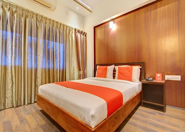 Capital O 13090 Astor Hotel