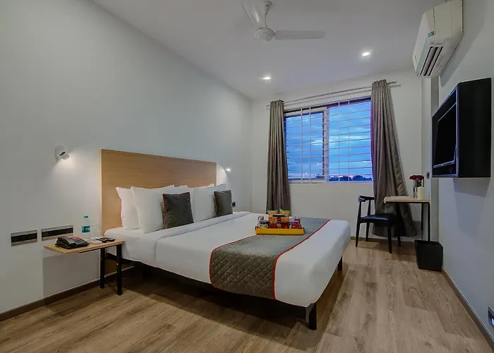 Super Townhouse Global Village Tech Park Near Kengeri Bus Terminal Metro Station