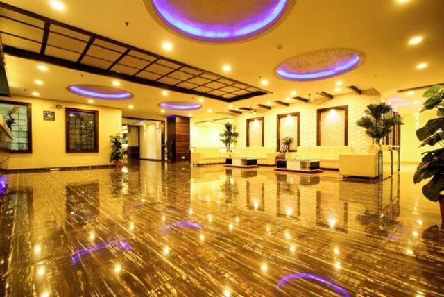 Hotel Kadamba 3*