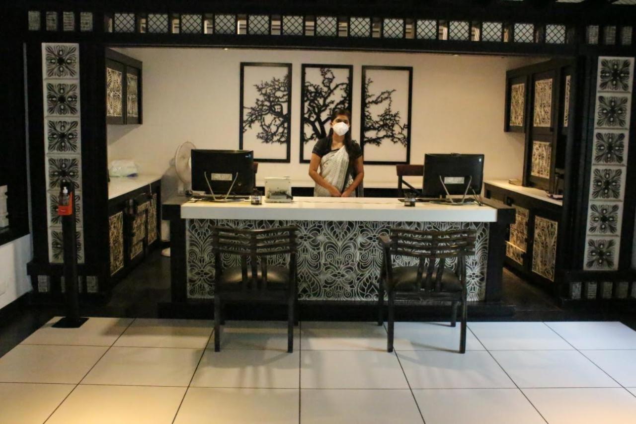 Liwa - The Transit Hotel, Hotel