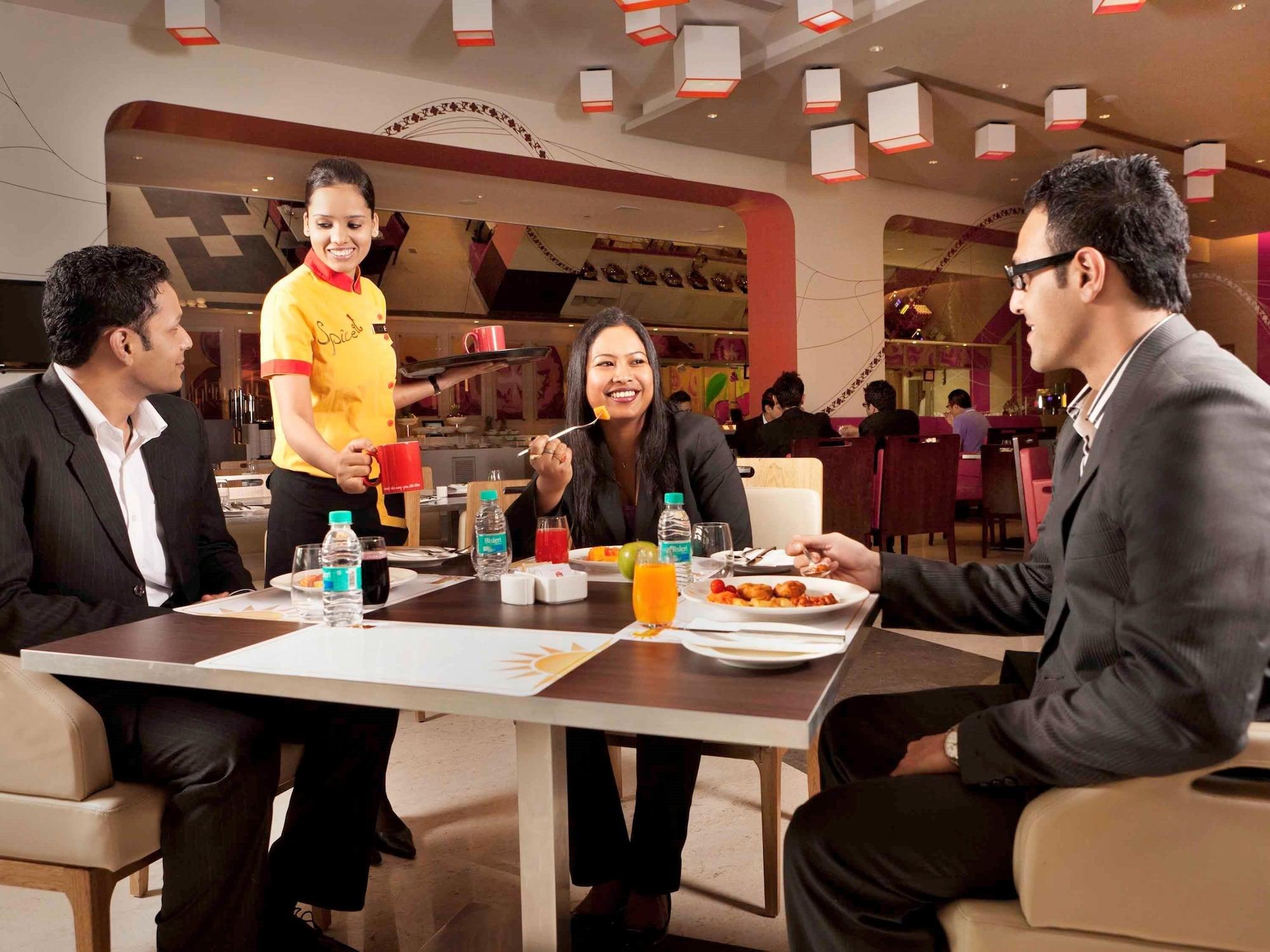 Hotel Ibis Outer Ring Road 4*