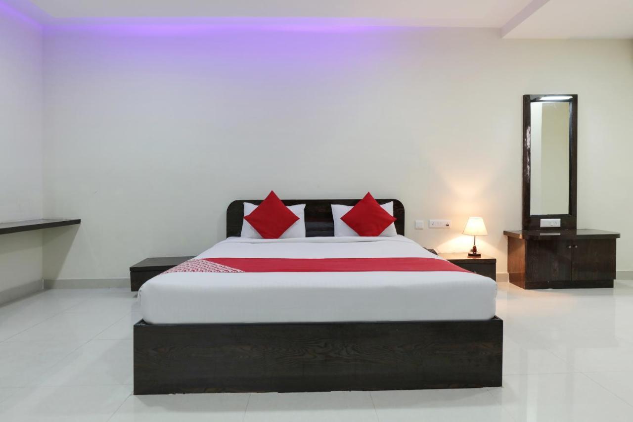 Oyo Flagship 15444 Manasa Electronic City Hotel 3*