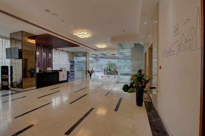 Hotel Collection O 30018 Ramee Electronic 3*