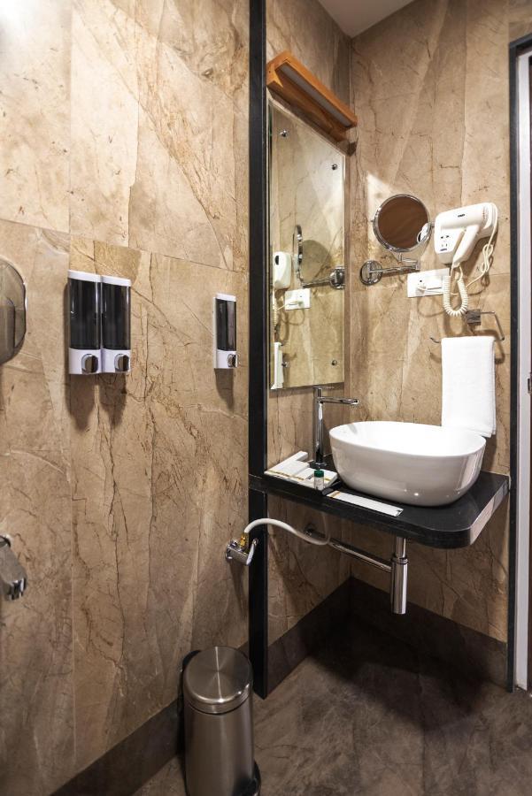 Vanusa Residency Hotel Bangalore