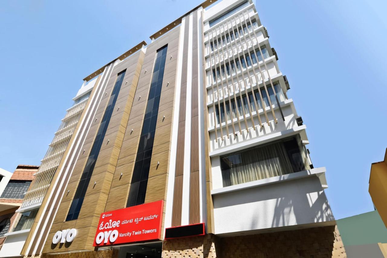 Oyo 12544 Varcity Twin Towers Hotel 3*