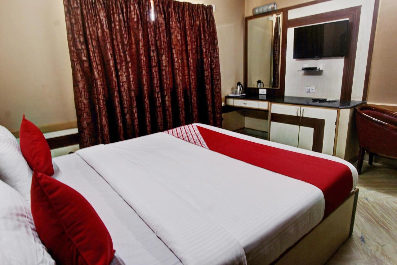 Vaccinated Staff - Collection O 13595 Vt Residency 3* Bangalore
