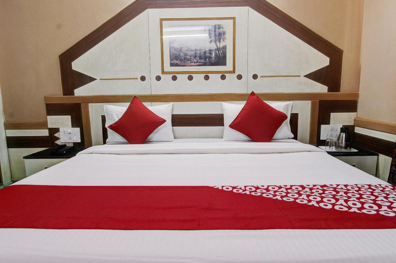 Vaccinated Staff - Collection O 13595 Vt Residency Hotel Bangalore
