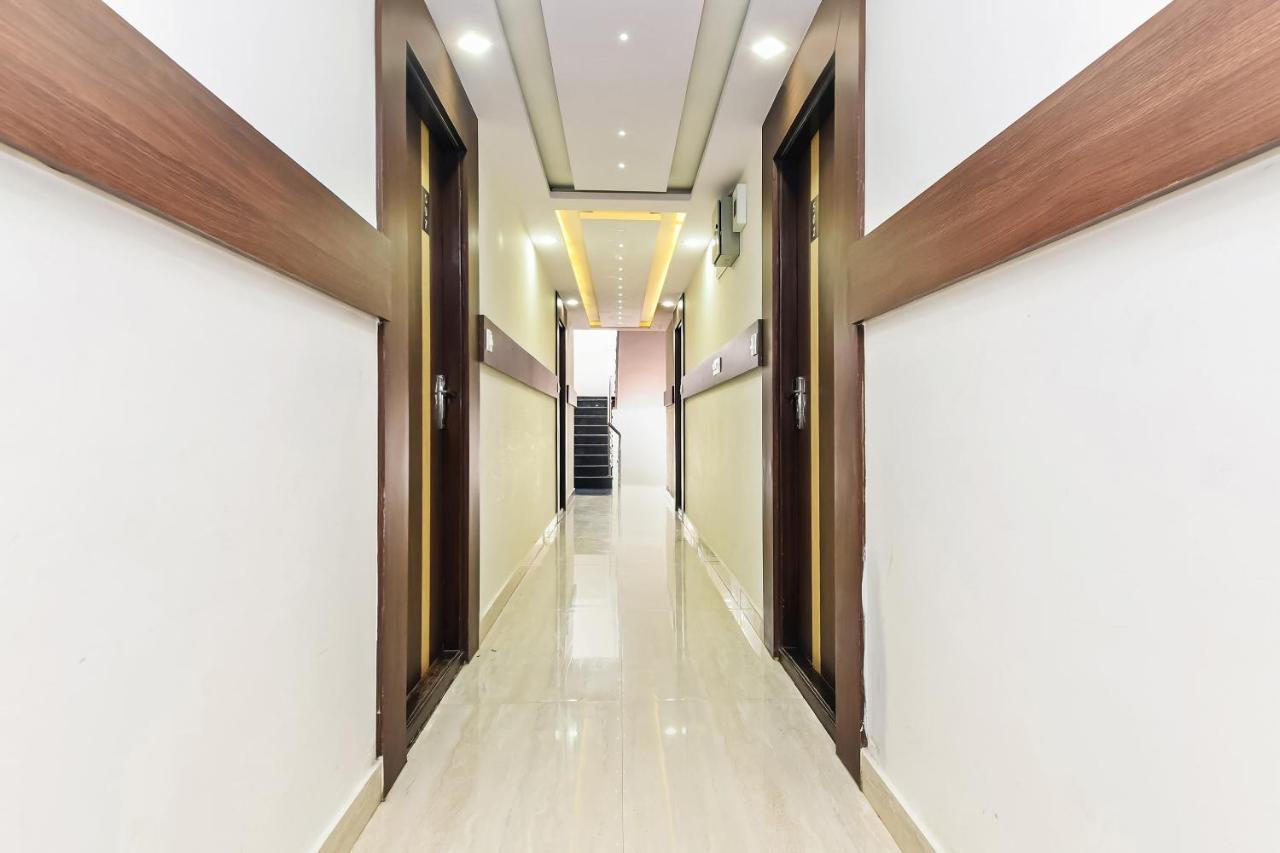 Oyo 12544 Varcity Twin Towers Hotel 3*