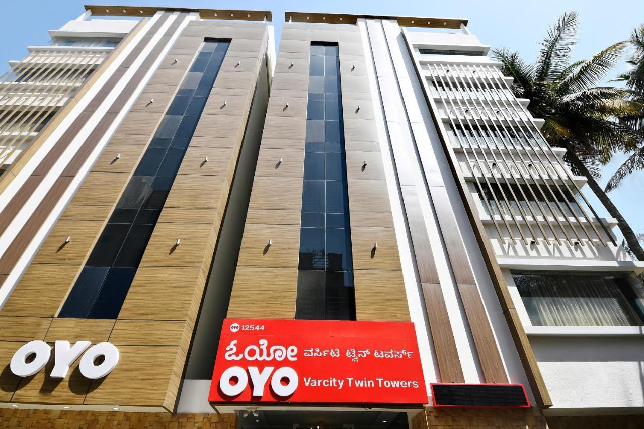 Oyo 12544 Varcity Twin Towers Bangalore