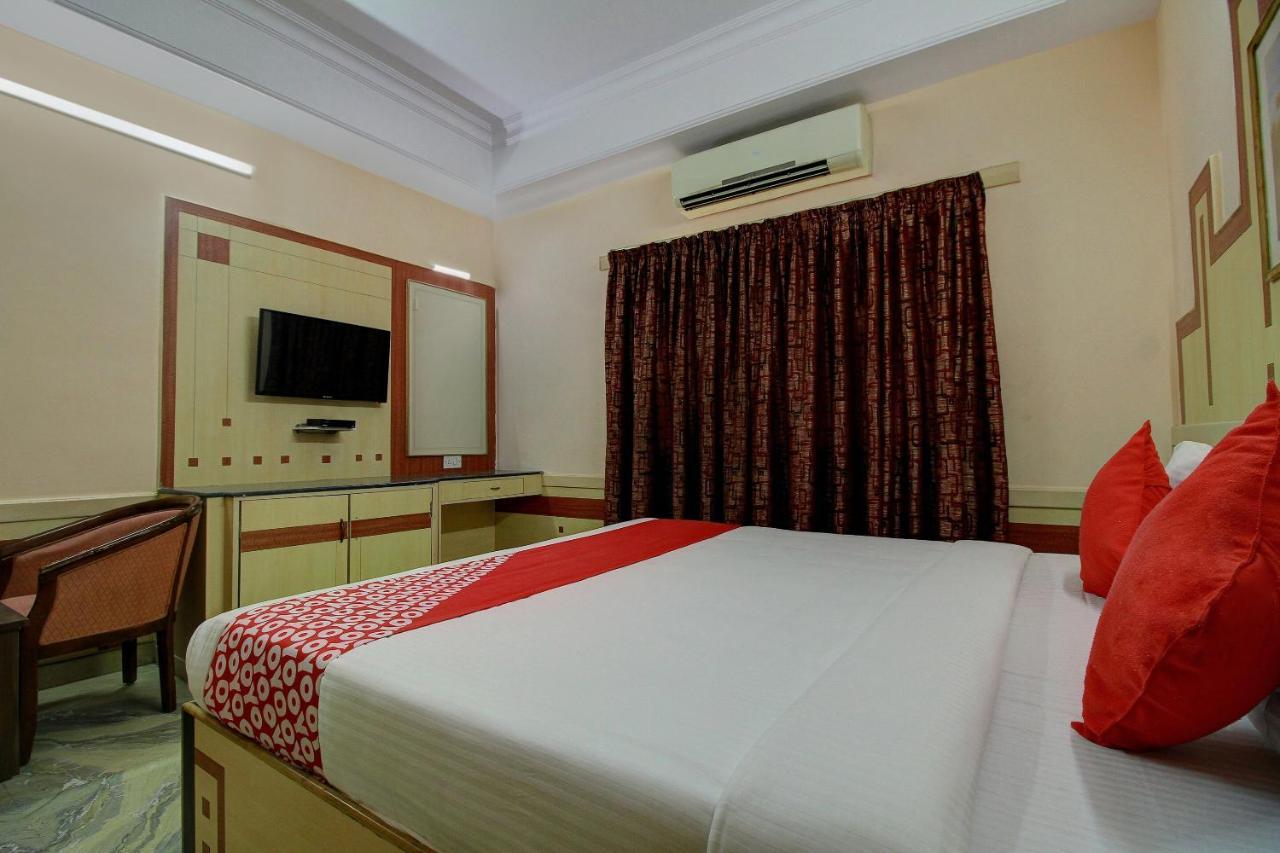 Vaccinated Staff - Collection O 13595 Vt Residency 3* Bangalore