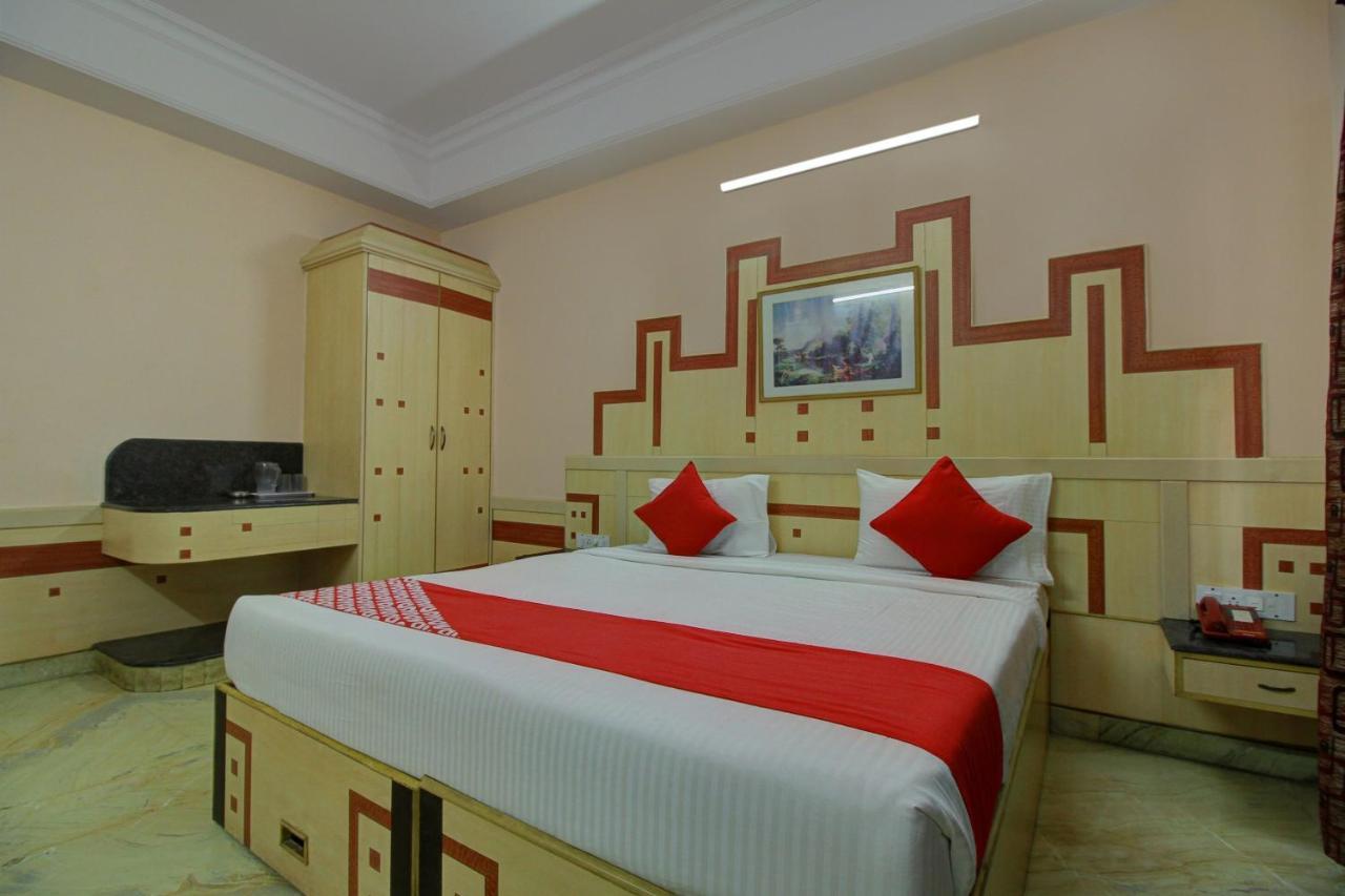 Hotel Vaccinated Staff - Collection O 13595 Vt Residency Bangalore