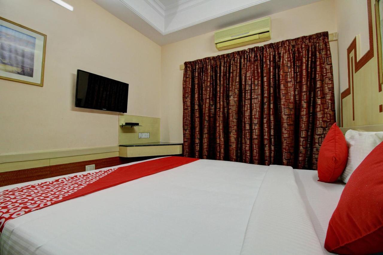 Vaccinated Staff - Collection O 13595 Vt Residency 3* Bangalore