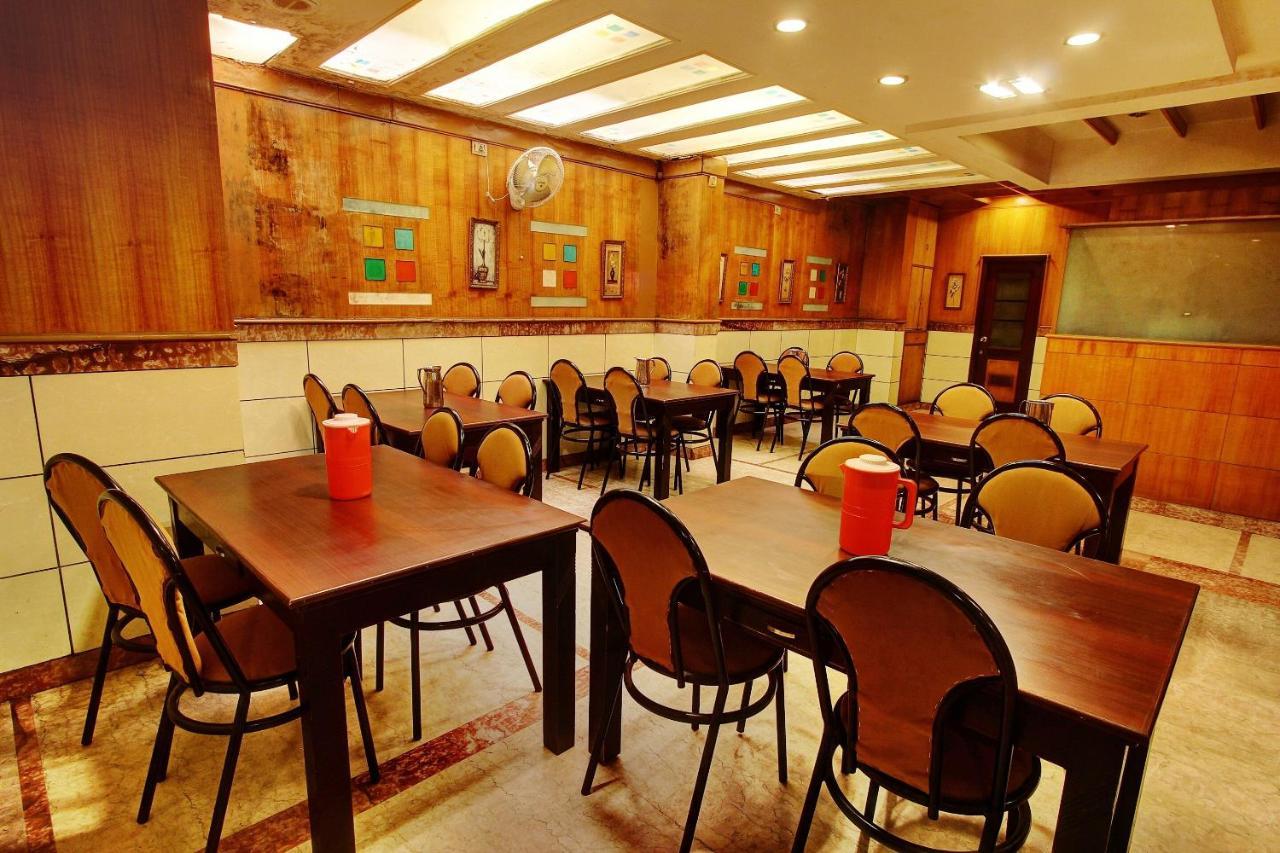 Vaccinated Staff - Collection O 13595 Vt Residency Hotel Bangalore