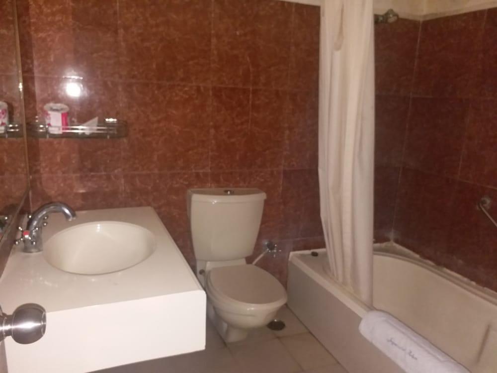 Jayamahal Palace 4*