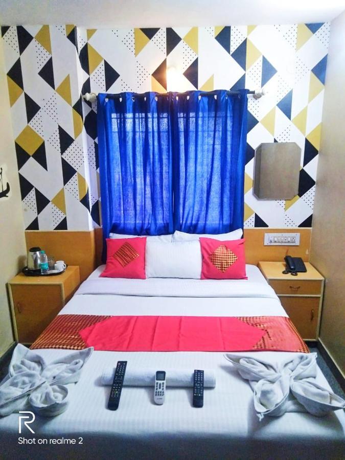 Hotel Oyo 75854 Harsha Residency