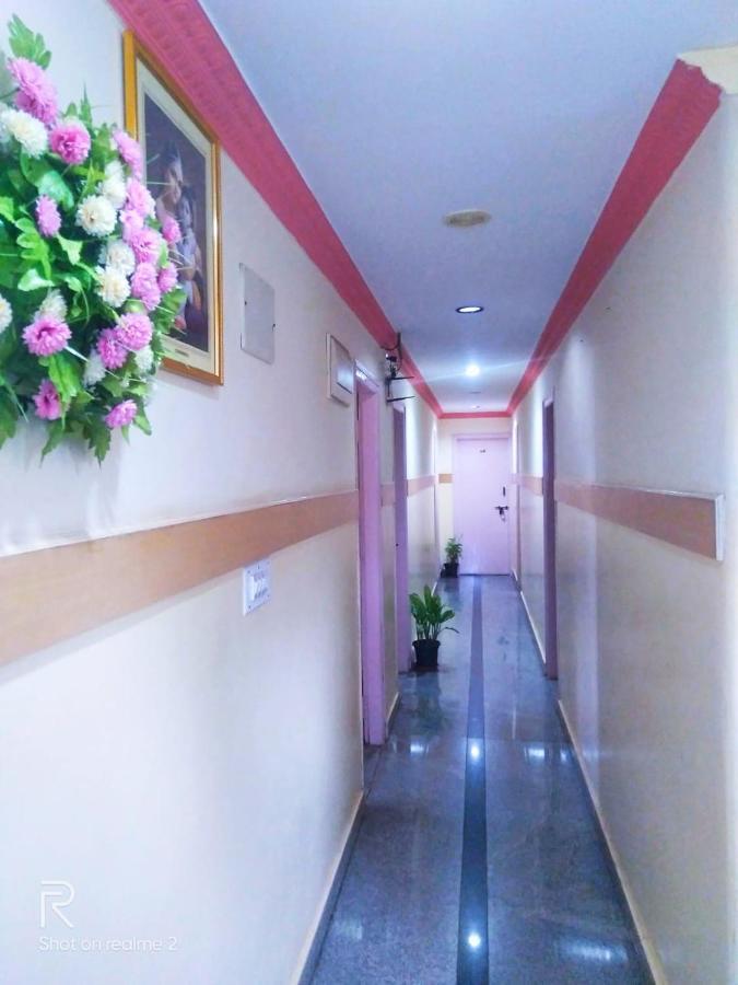 Oyo 75854 Harsha Residency 3*
