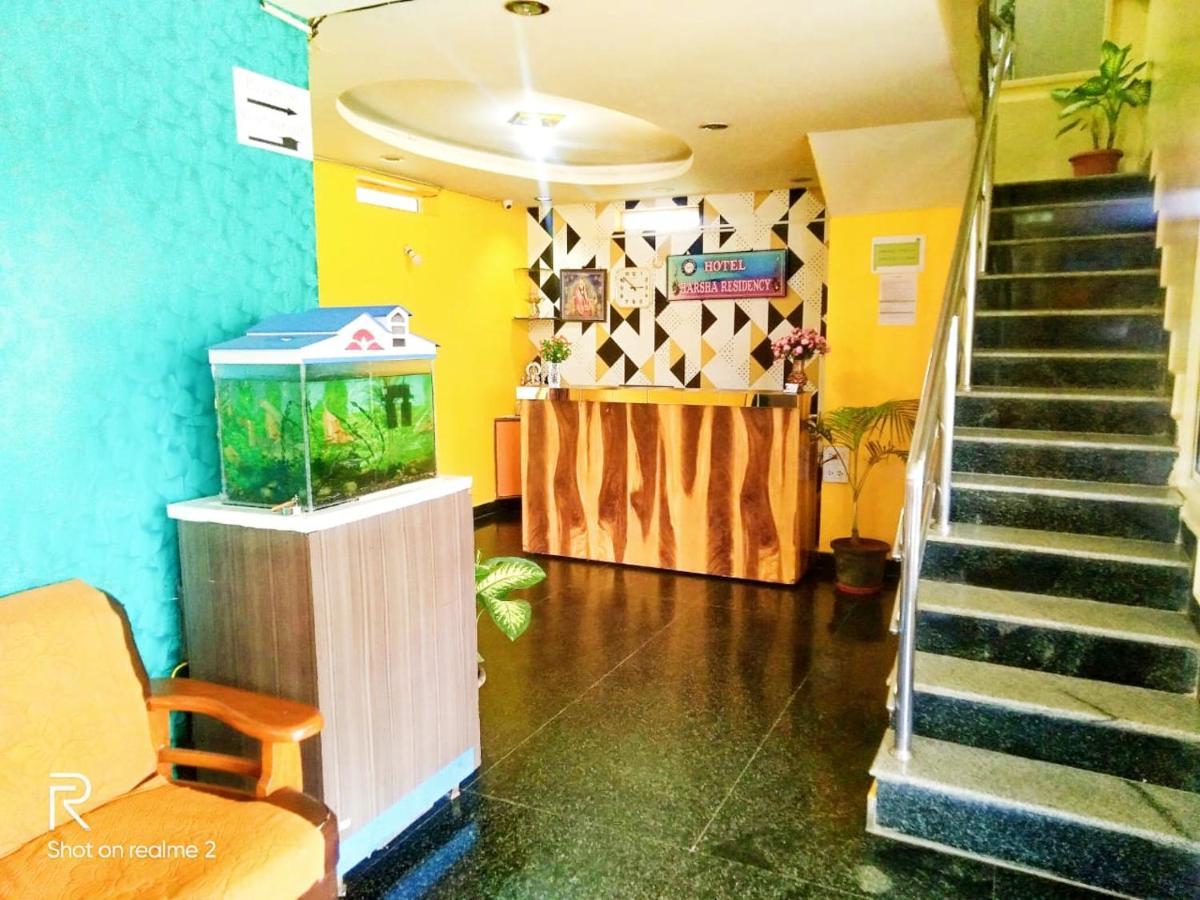 Hotel Oyo 75854 Harsha Residency 3*