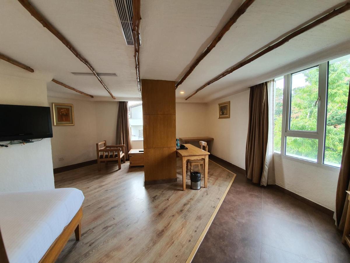 Shravanthi Sarovar Portico Hotel