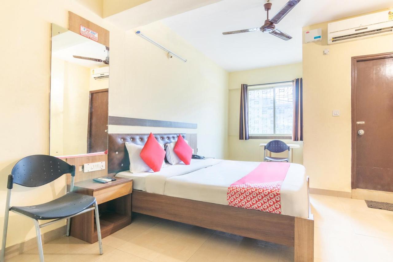Oyo 9016 Charu Comforts 3* Bangalore