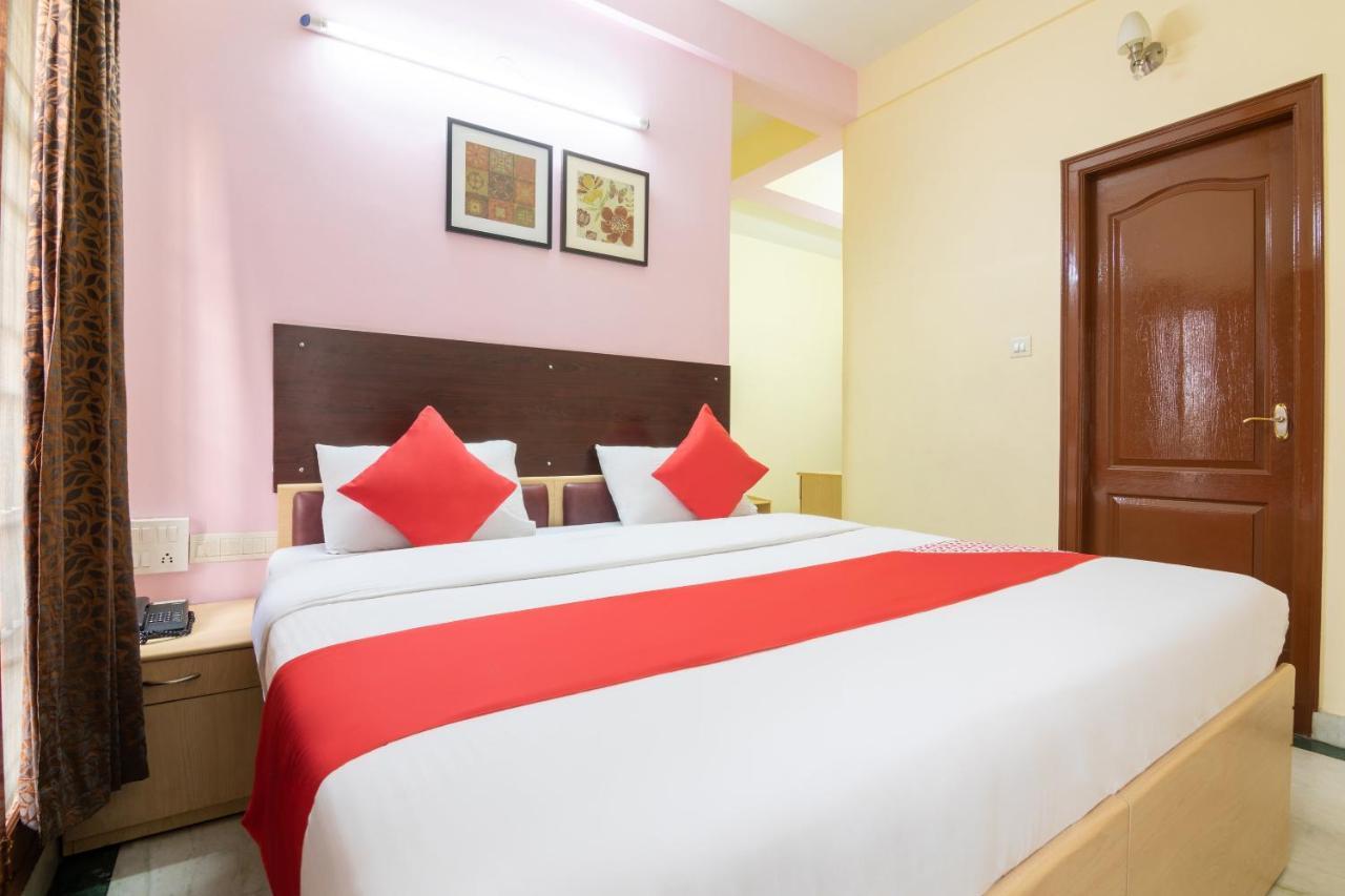 Hotel Capital O 5379 The Roy Grand