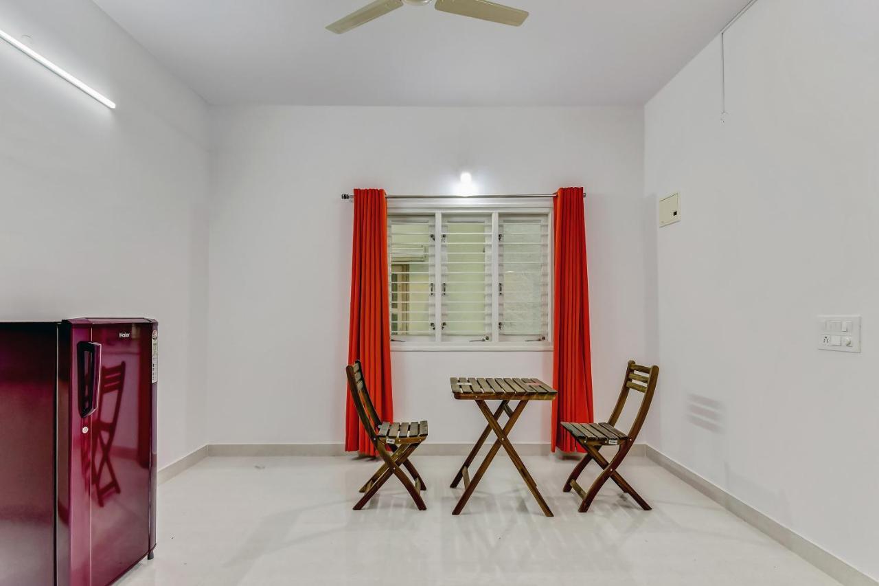 Oyo 42362 Serene Studio Kr Puram Apartamento