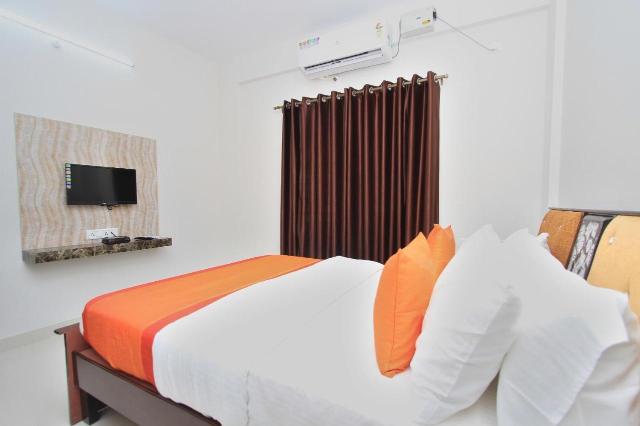 Hotel Oyo 12033 Royal Bangalore
