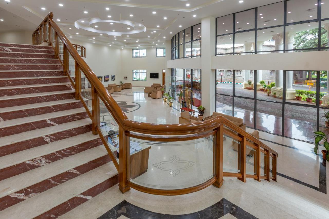 Kstdc Kumarakrupa Hotel Bangalore