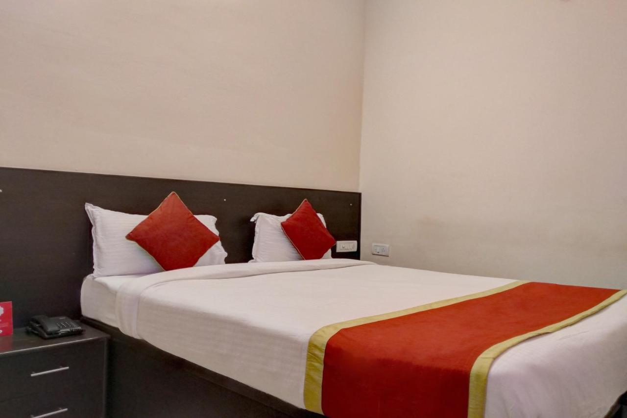 Oyo Flagship 9018 The Residency Hotel 3*
