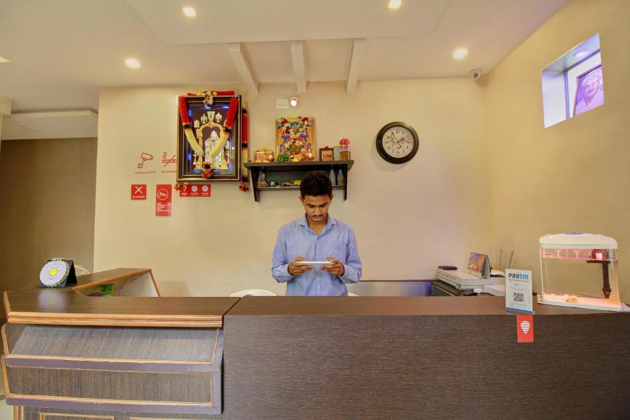 Hotel Oyo Flagship 9018 The Residency 3*