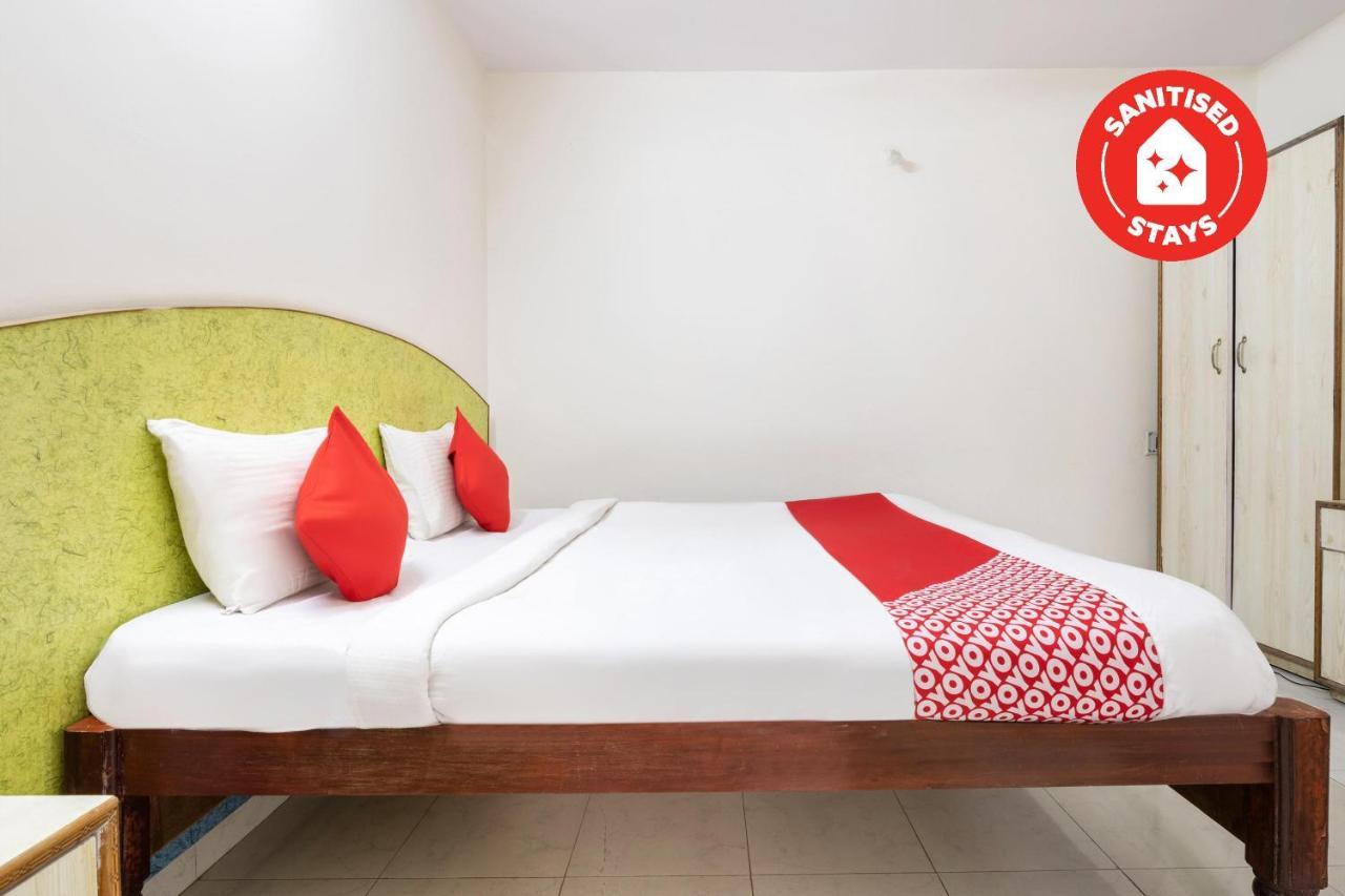 Hotel Oyo 16123 Chandana Deluxe 3*