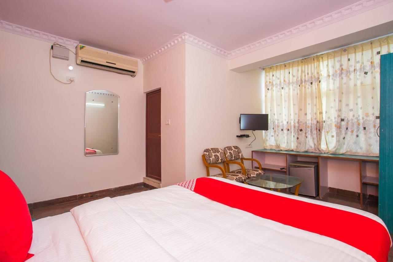 Oyo 16123 Chandana Deluxe 3*